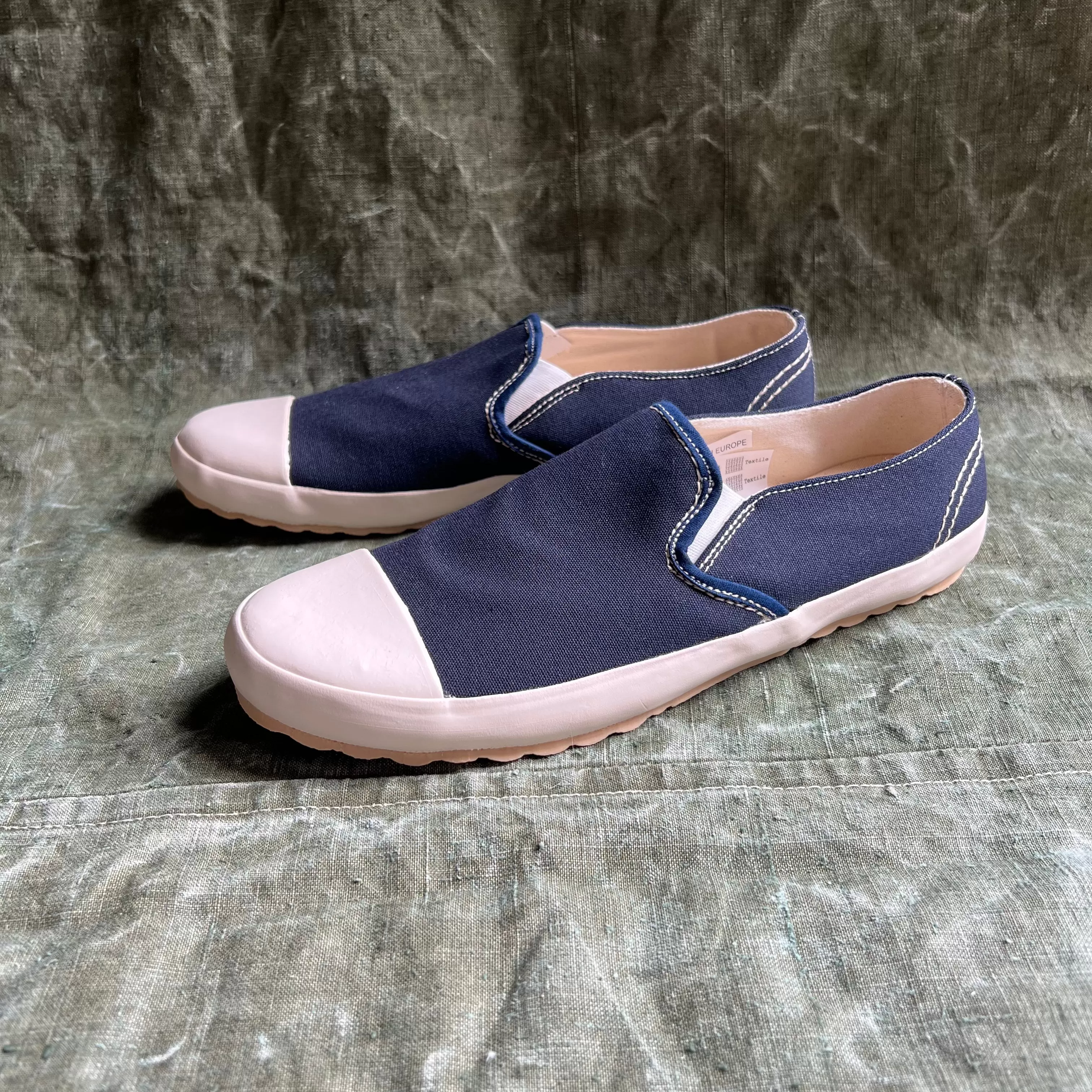 ARCHIVE SALE - MK 1 SLIP-ON, NAVY/ECRU