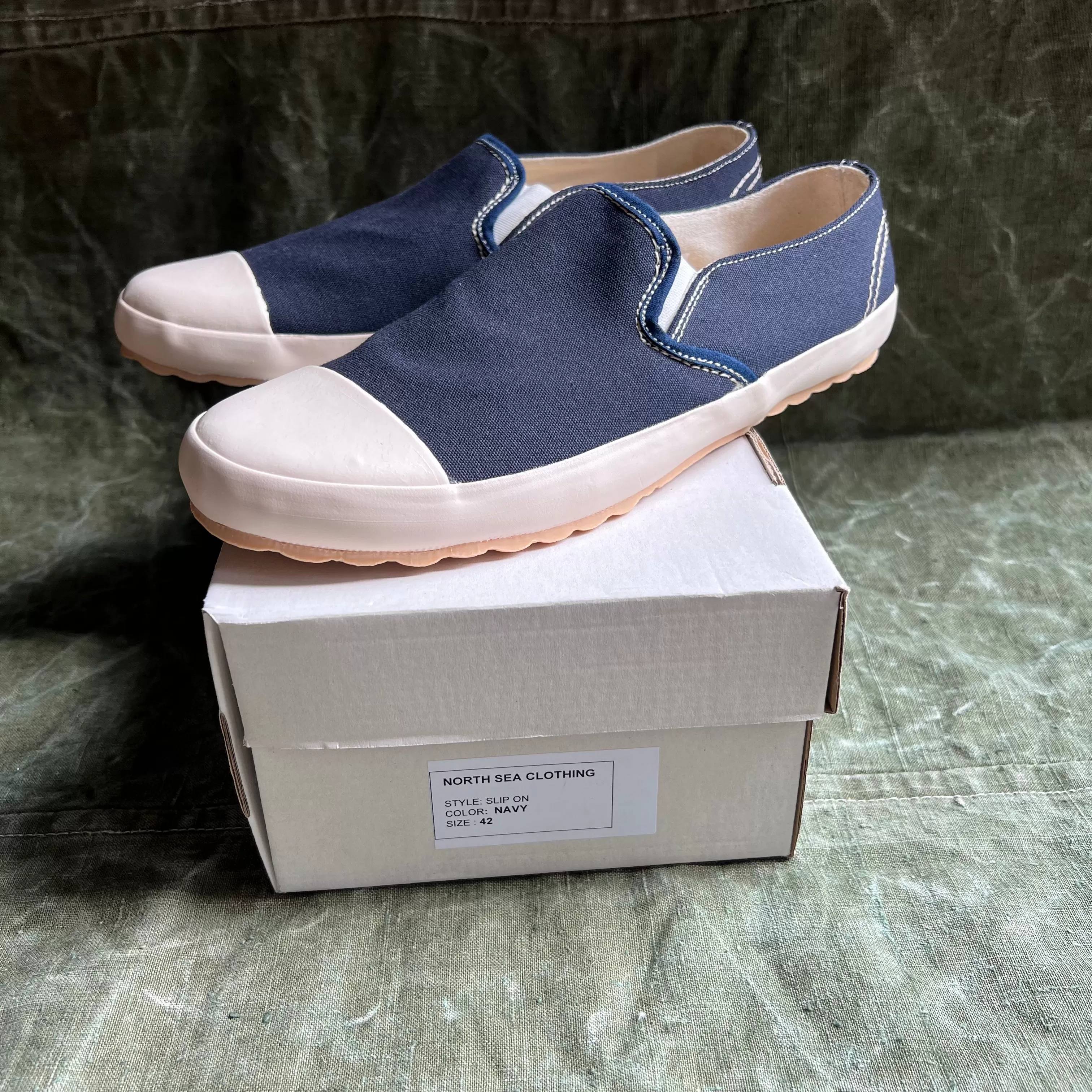 ARCHIVE SALE - MK 1 SLIP-ON, NAVY/ECRU