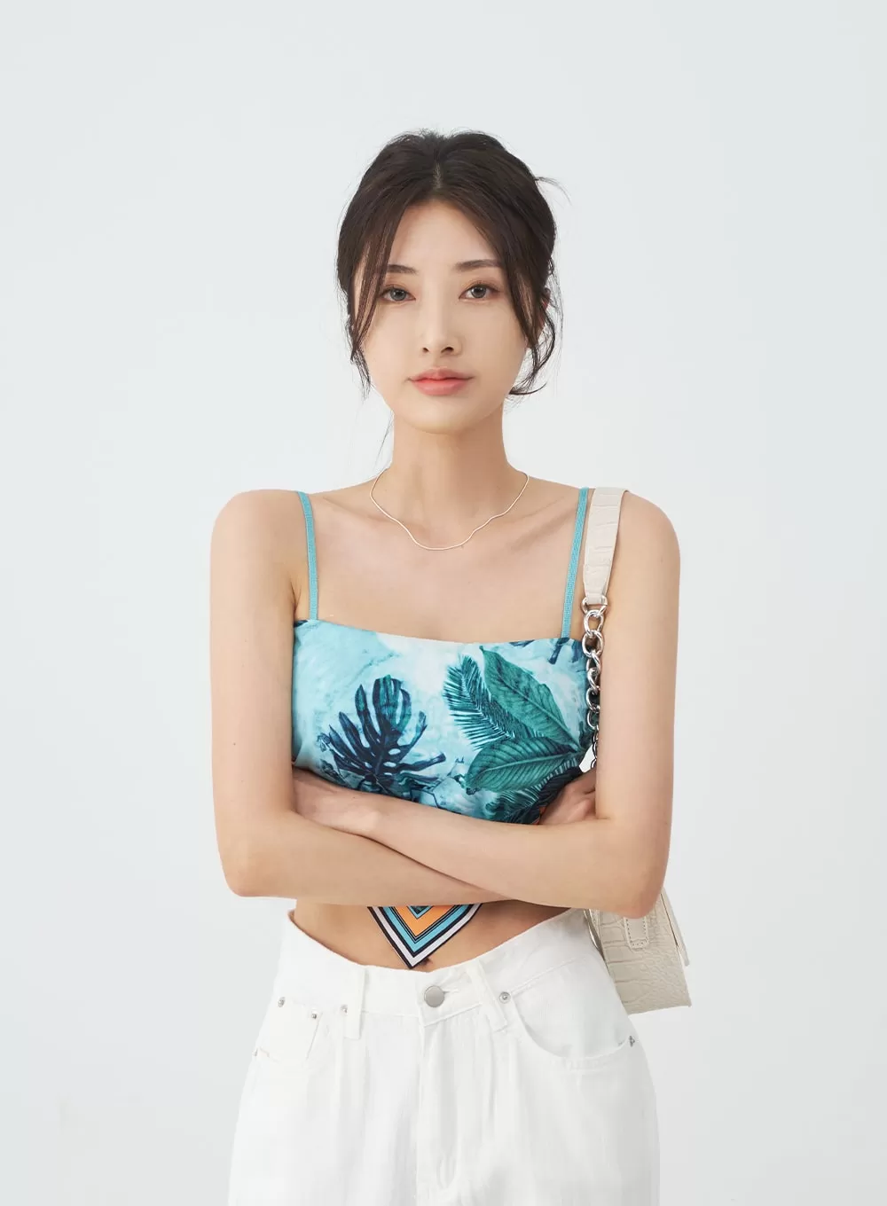 Leaf Graphic Scarf Cropped Cami Top IJ23