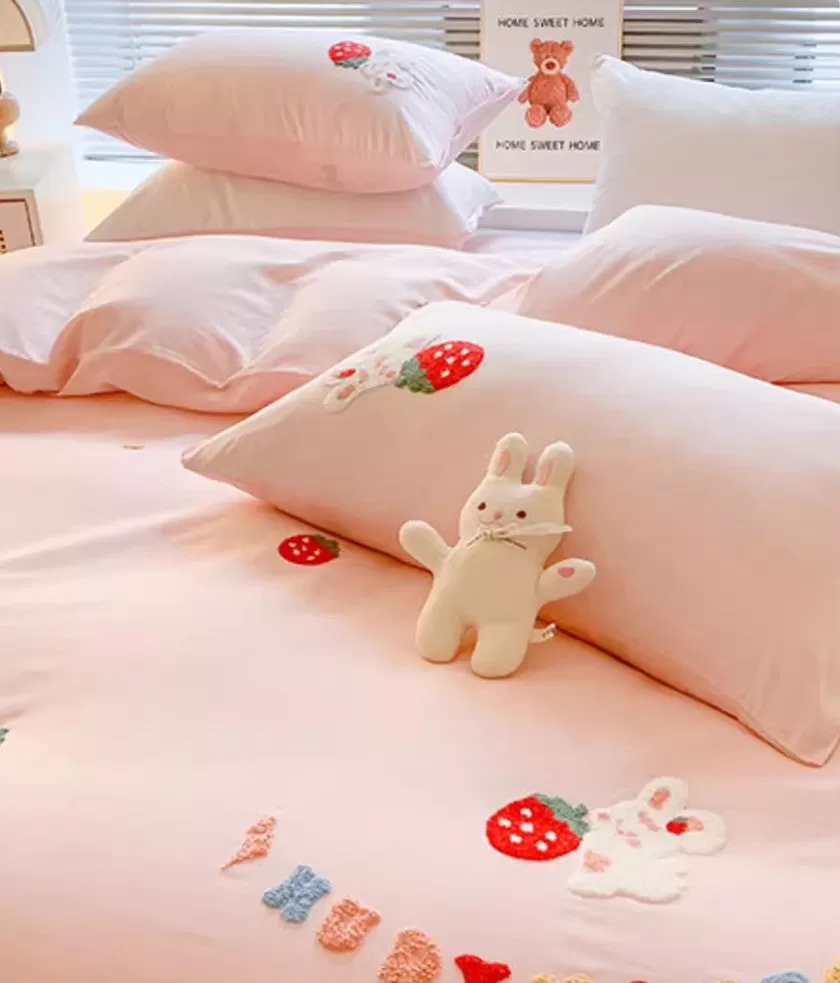 Strawberry Bunny Bedding Set PN6504