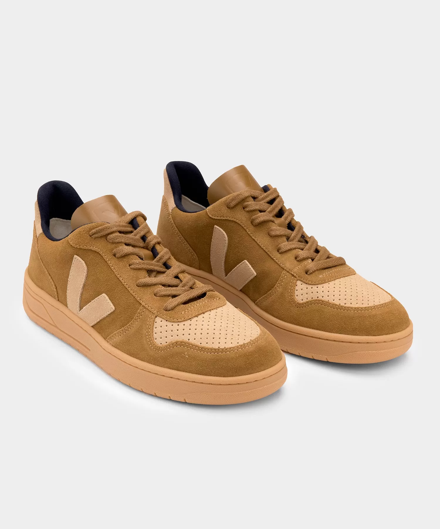 Veja V-10 Suede Low-top in Camel Desert